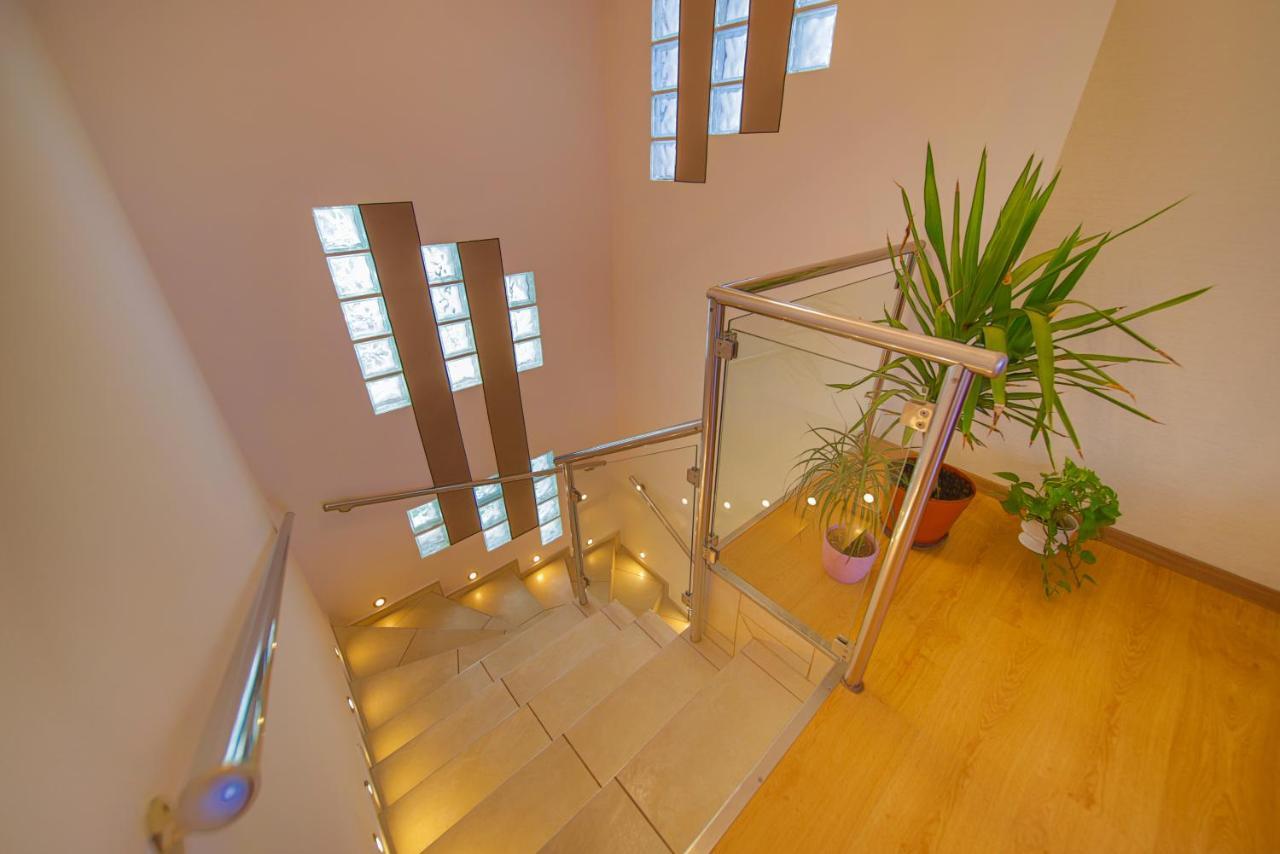 Kalvin Utcai Apartmanok ไฮจ์ดุสโซบอสโล ภายนอก รูปภาพ