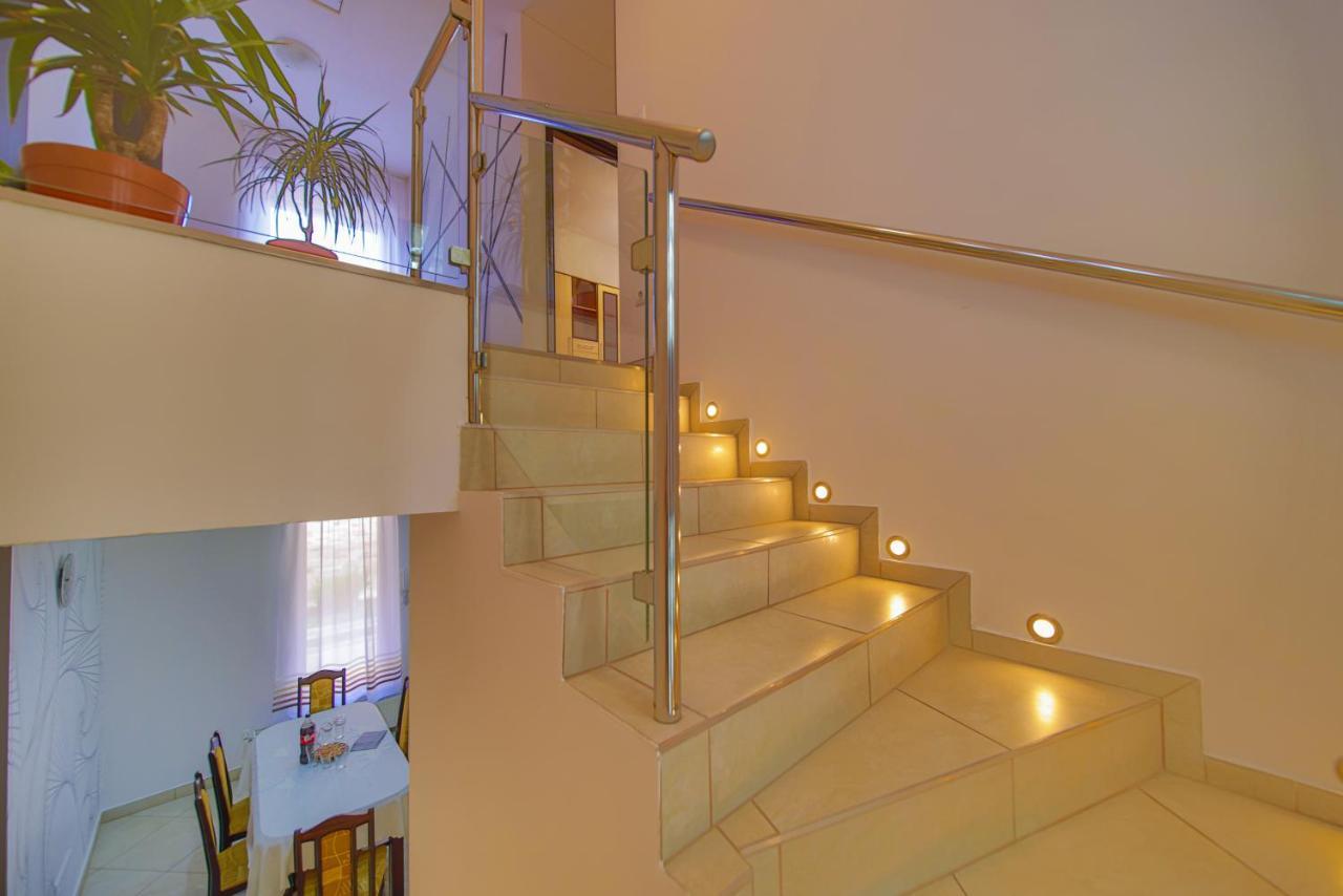 Kalvin Utcai Apartmanok ไฮจ์ดุสโซบอสโล ภายนอก รูปภาพ